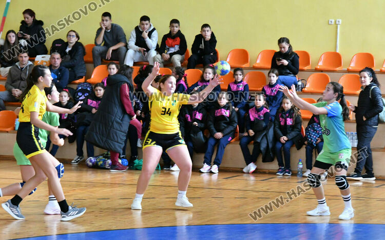 Младите надежди на хандбалния „Хасково“ с отличен старт на сезона