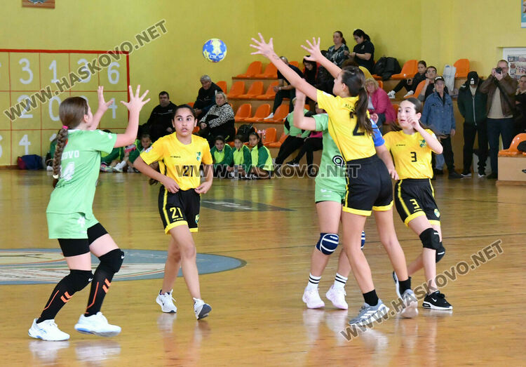 Младите надежди на хандбалния „Хасково“ с отличен старт на сезона