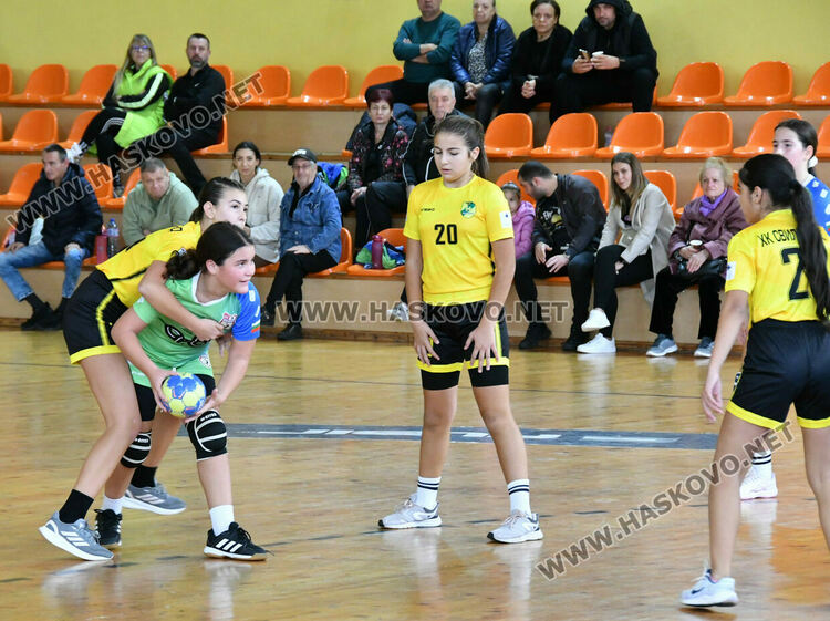 Младите надежди на хандбалния „Хасково“ с отличен старт на сезона