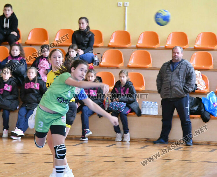 Младите надежди на хандбалния „Хасково“ с отличен старт на сезона