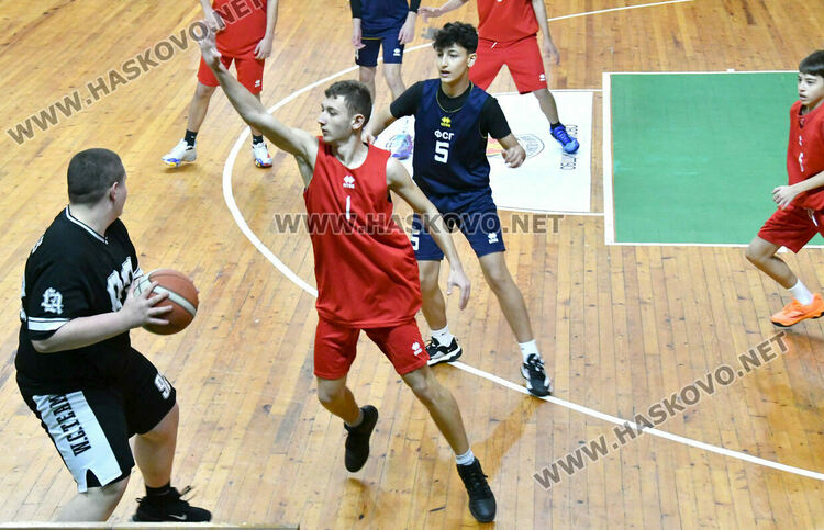 Започнаха мачовете от ученическите игри по баскетбол в Хасково