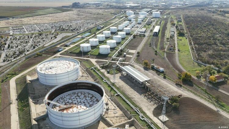 Рафинерията в Бургас осигурява 80% от горивата в България