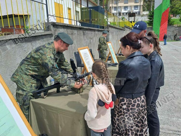 101-ви Алпийски полк организира Ден на отворените врати по случай празника на Сухопътните войски