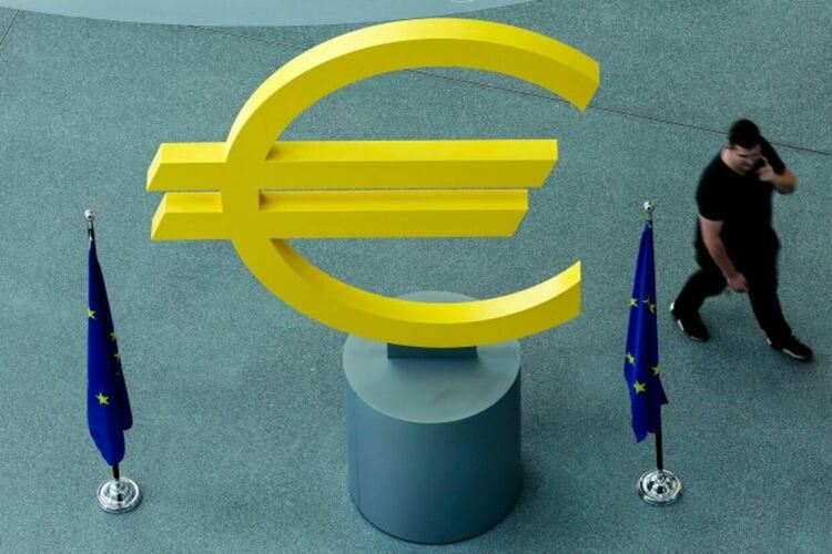 Зареждането на банкоматите с евро ще стане в нощта на 1 януари