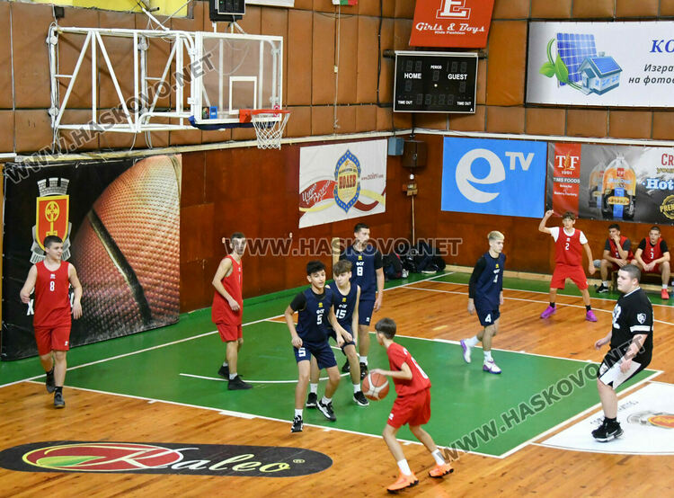 Започнаха мачовете от ученическите игри по баскетбол в Хасково
