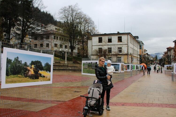 Смолян почете 147 години от създаването на Сухопътните войски с фотоизложба на Стар център