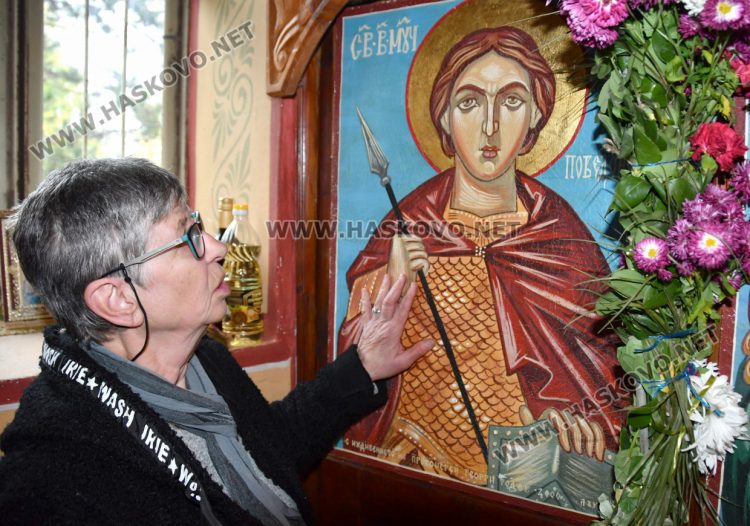 На Свети Мина миряни изпълниха едноименния храм край Димитровград