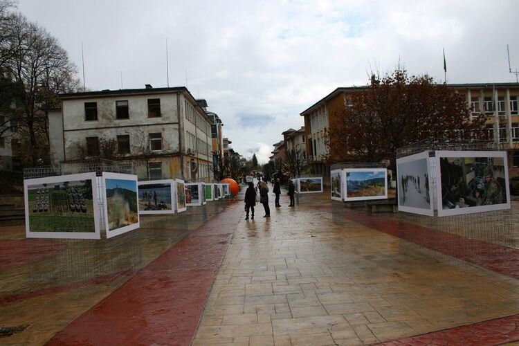 Смолян почете 147 години от създаването на Сухопътните войски с фотоизложба на Стар център
