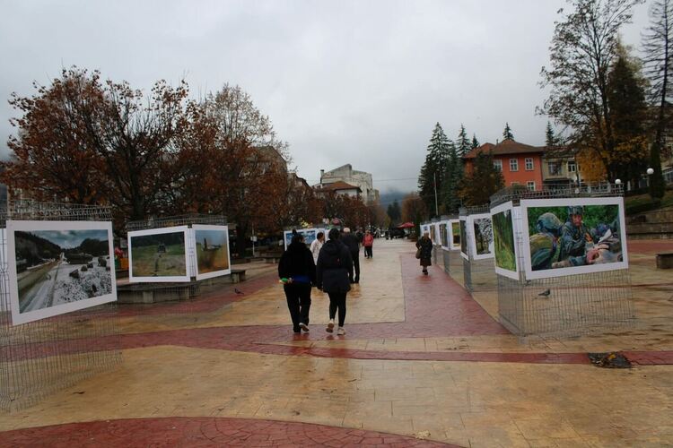 Смолян почете 147 години от създаването на Сухопътните войски с фотоизложба на Стар център