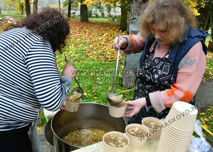 На Свети Мина миряни изпълниха едноименния храм край Димитровград