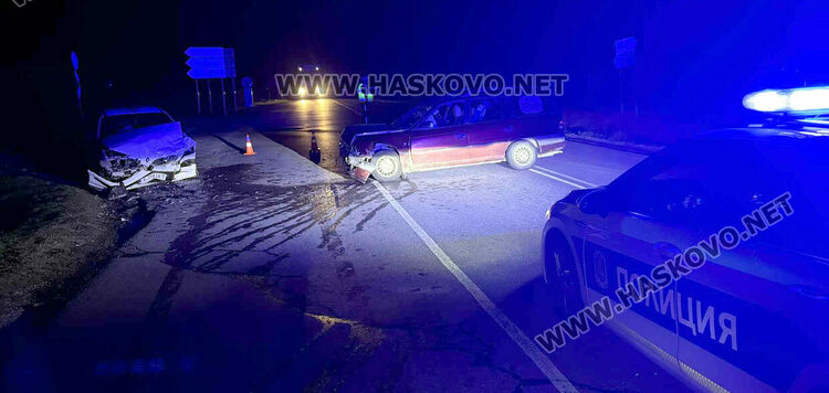 Двама пострадаха при катастрофа край Книжовник