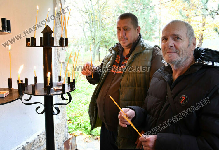 На Свети Мина миряни изпълниха едноименния храм край Димитровград