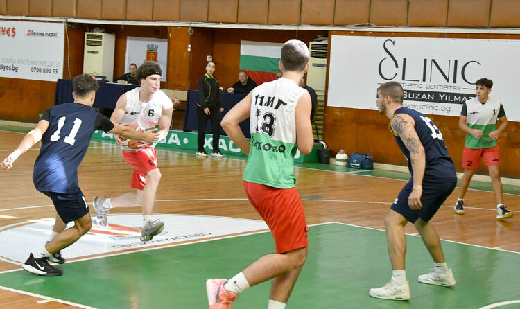 Баскетболистите на ПМГ отново са общински шампиони в Хасково 