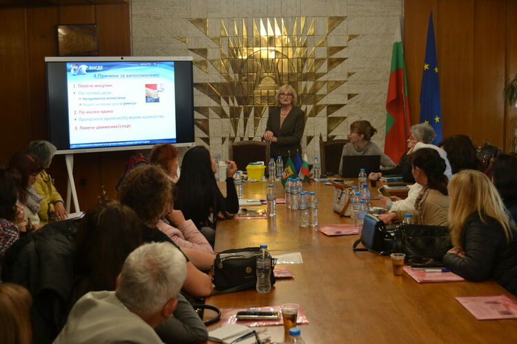 Медицински специалисти от Смолянска област преминаха обучение за работа с деца с диабет