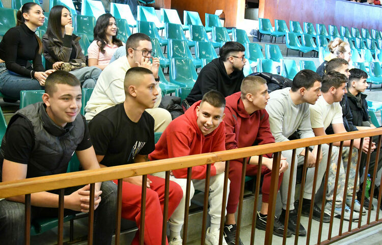 Баскетболистите на ПМГ отново са общински шампиони в Хасково 