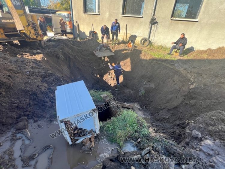 Авария до помпената станция в Ябълково оставя голяма част от Хасково без вода