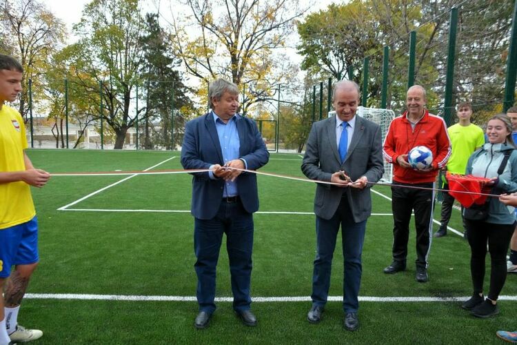 Откриха нова спортна площадка в професионалната гимназия " "Цар Иван Асен II"