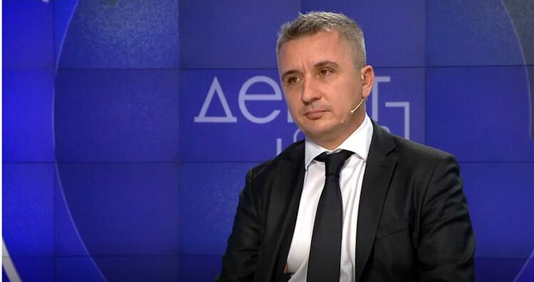 Александър Николов