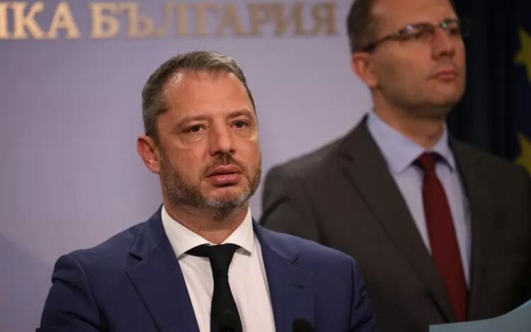 Депутатите Делян Добрев и Станислав Анастасов се утвърдиха като шпиц командата на Пеевски и Борисов за разчистване на сметки в енергетиката.