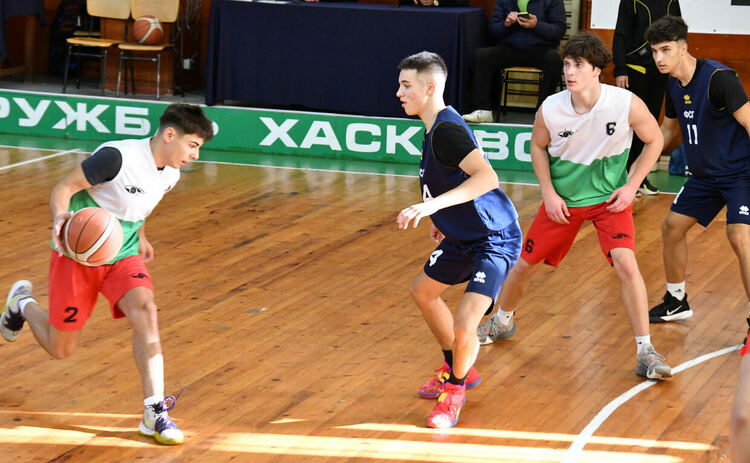 Баскетболистите на ПМГ отново са общински шампиони в Хасково 