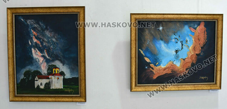 32 платна включва първата самостоятелна изложба на Златка Добрева 