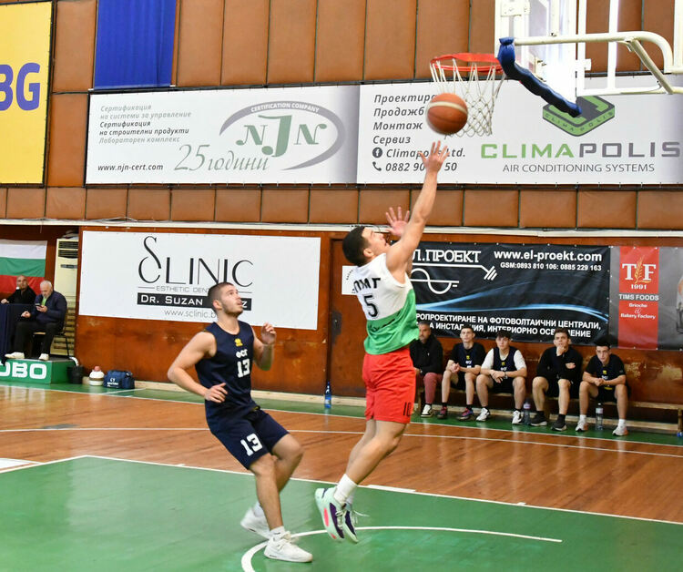 Баскетболистите на ПМГ отново са общински шампиони в Хасково 