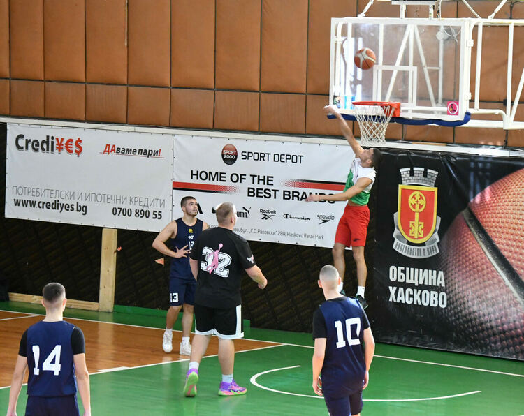 Баскетболистите на ПМГ отново са общински шампиони в Хасково 