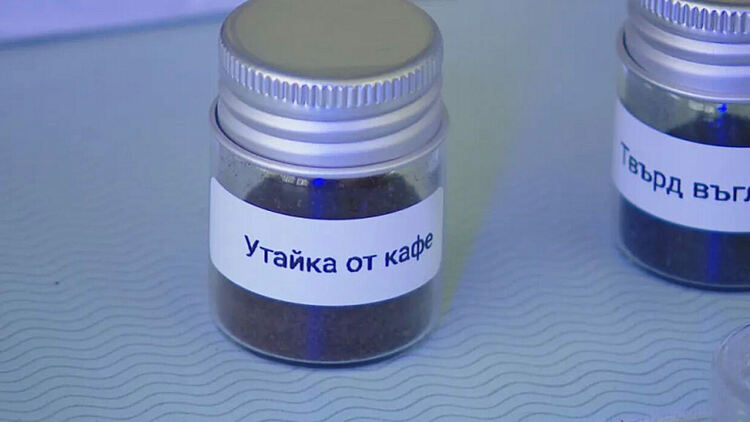 Български учени превръщат утайката на кафето в батерия