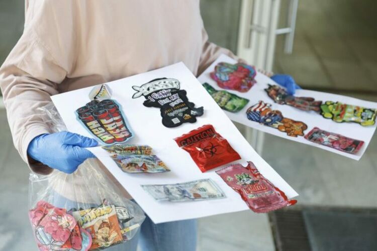 МВР: Наркотици се разпространяват в пликчета като семки и бонбонки