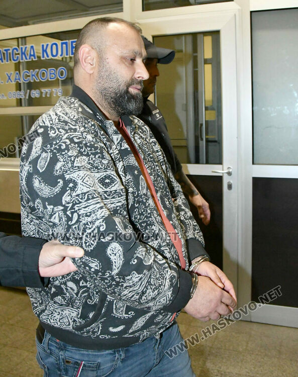 Оставиха в ареста турски шофьор на тир, издирван за каналджийство от властите в Германия