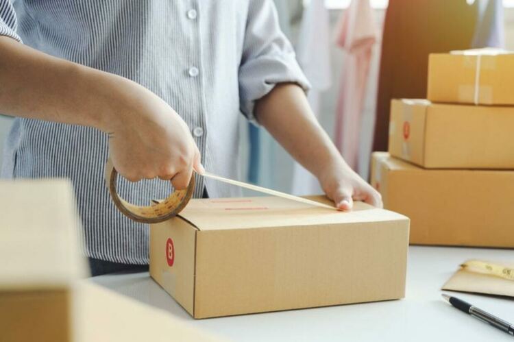 ЕС премахва безмитния внос на малки пратки