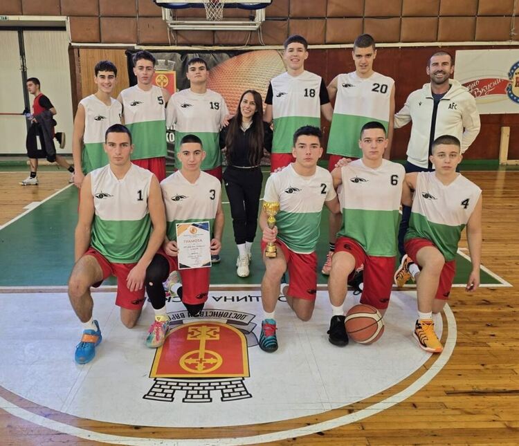 Шампионите по баскетбол от ПМГ 