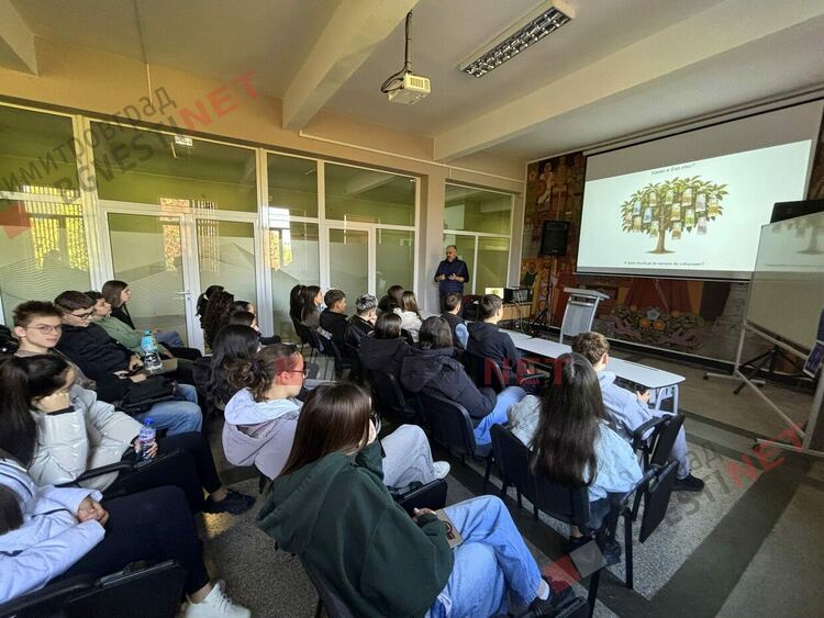 „Анонимните климатици“ са в Димитровград, разясняват темите за екология и икономия, климат и зелена енергия