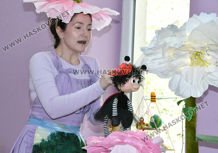 Премиерата на спектакъла за деца „Две калинки“ е в събота в Младежкия център 