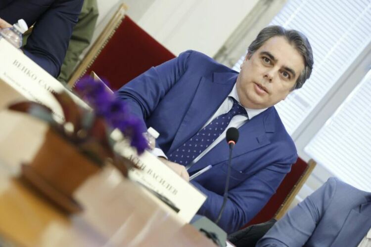 Асен Василев за Румен Спецов: Това е доста лоша шега, не отговаря на изискванията