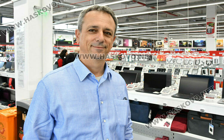 Черният петък дойде в големите вериги за техника в Хасково, ще продължи и в понеделник 