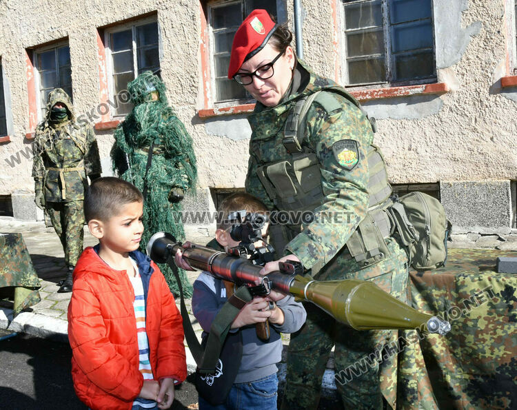 Военните формирования в Хасково и Корен с отворени врати преди Празника на сухопътните войски