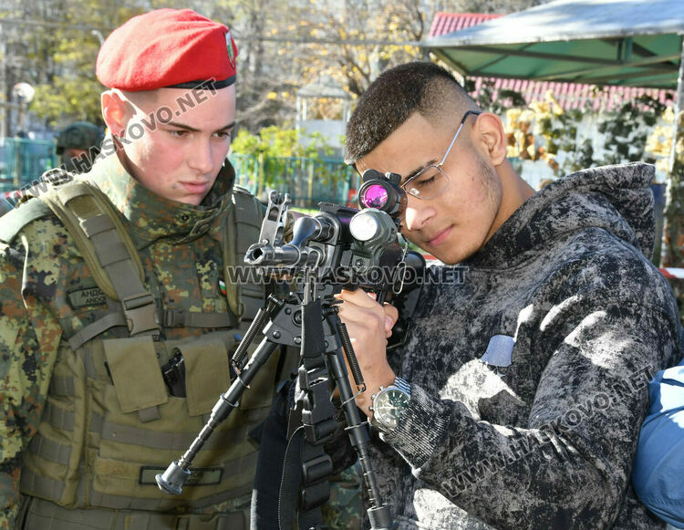 Военните формирования в Хасково и Корен с отворени врати преди Празника на сухопътните войски