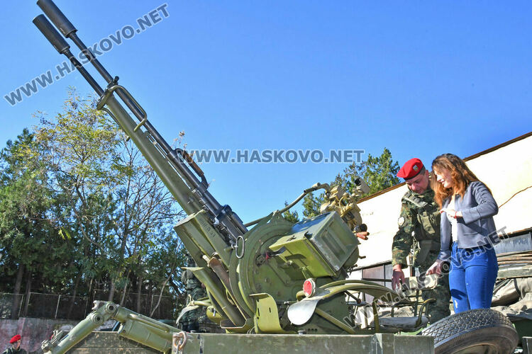 Военните формирования в Хасково и Корен с отворени врати преди Празника на сухопътните войски