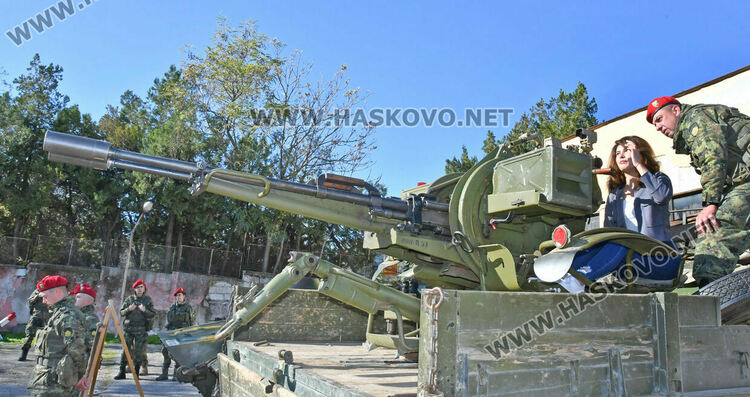 Военните формирования в Хасково и Корен с отворени врати преди Празника на сухопътните войски