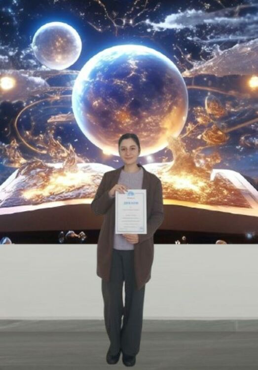 Дима Стоилова от ЕГ „Христо Ботев“ с награда от Националния конкурс „Космосът – настояще и бъдеще на човечеството“