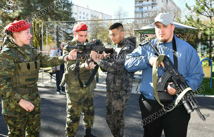 Военните формирования в Хасково и Корен с отворени врати преди Празника на сухопътните войски
