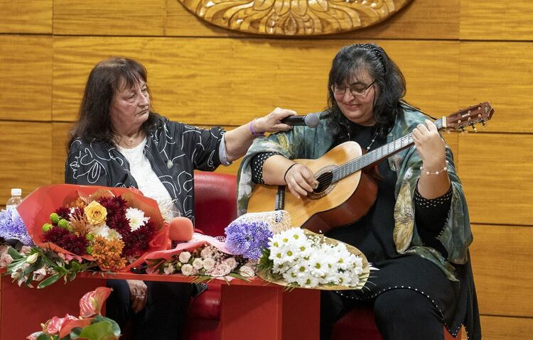 Творческа среща и представяне на книга в „Славейков“