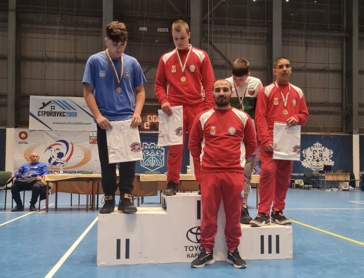 Класиците от Хасково с поредни успехи на тепиха