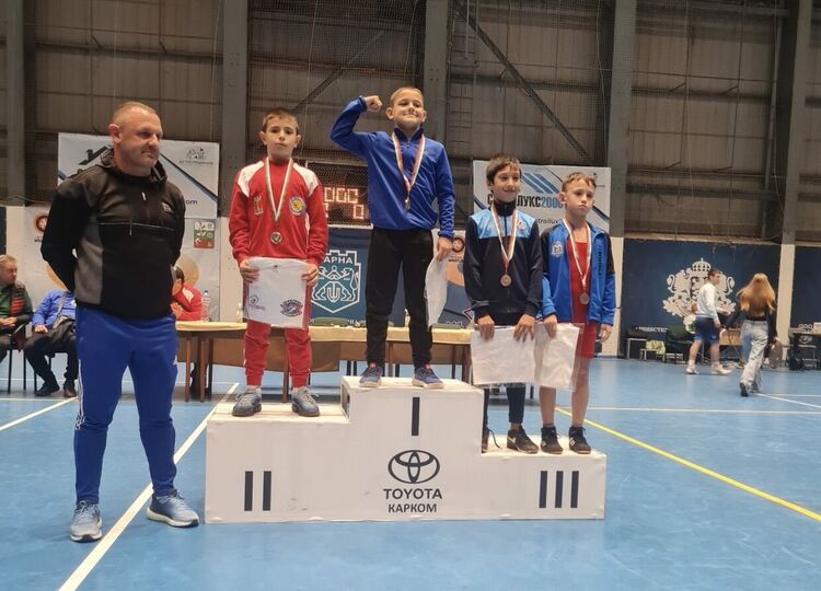 Класиците от Хасково с поредни успехи на тепиха