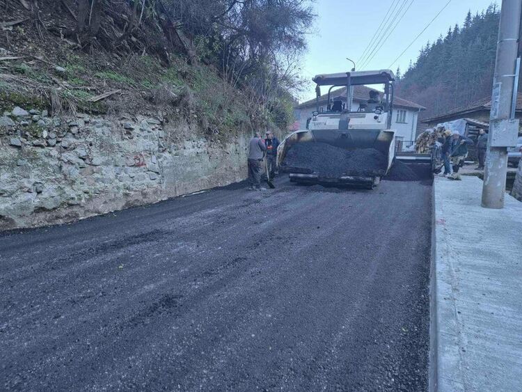 Община Девин извършва рехабилитация на уличната мрежа в село Лясково