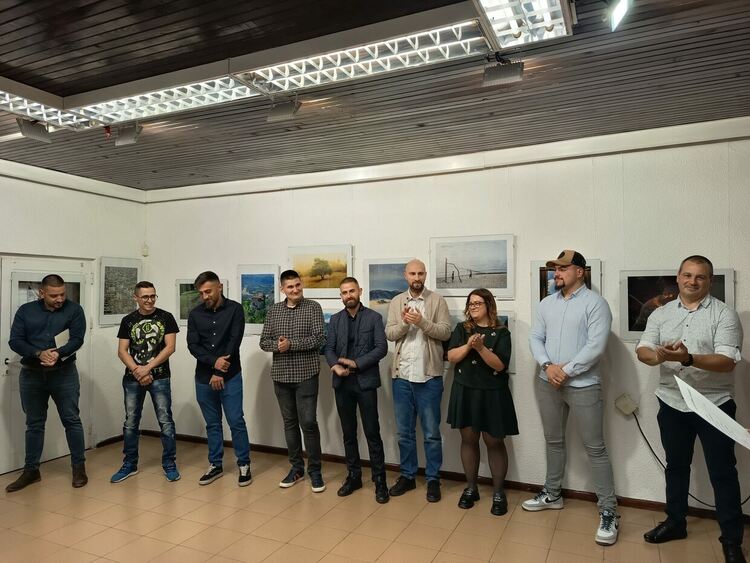 1540 лева събраха младите фотографи за лечението на Николай Бозинарев  