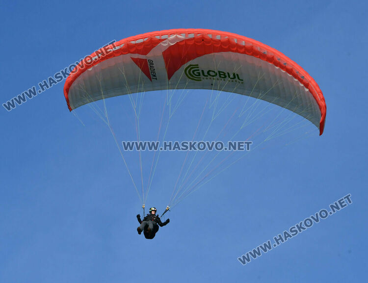 Международно състезание по парапланеризъм се проведе на летище „Узунджово“