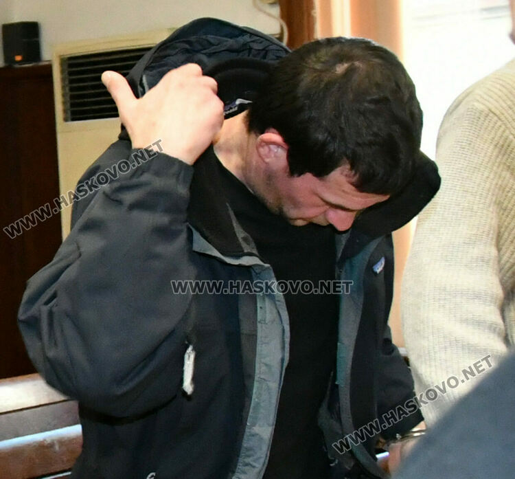 Оставиха за постоянно в ареста похитителите на  21-годишна жена 