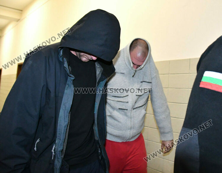 Оставиха за постоянно в ареста похитителите на  21-годишна жена 